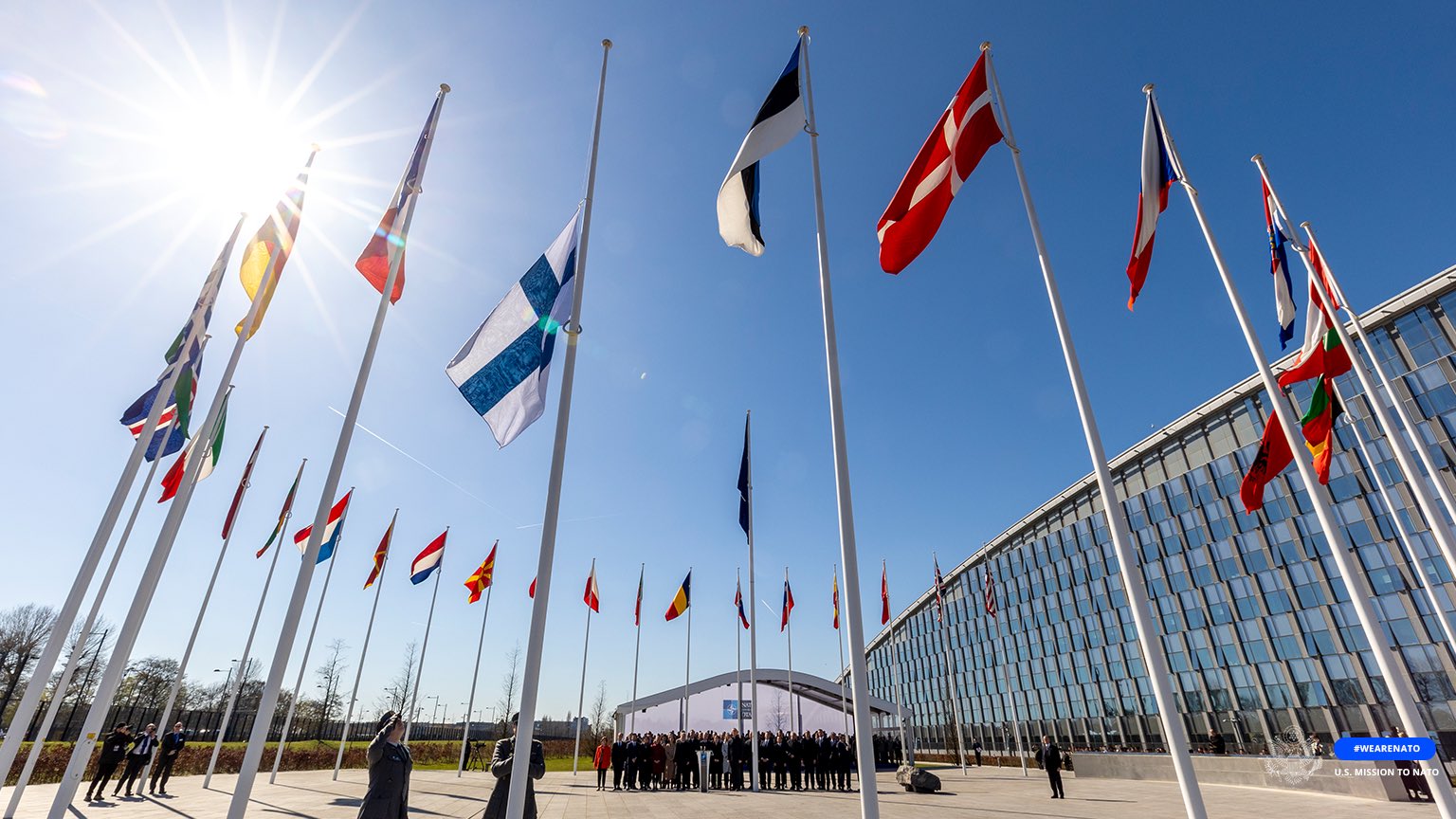 Finlanda a devenit membra NATO