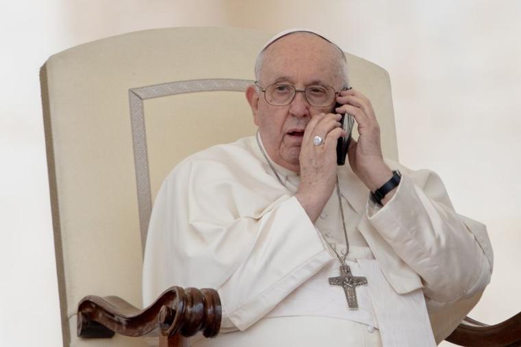 Papa Francisc negociaza pacea intre Rusia si Ucraina