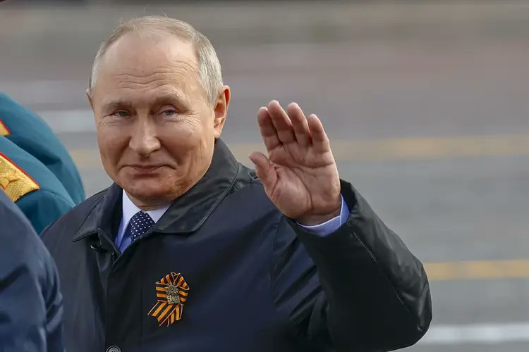 Putin declara ca daca Occidentul trimite trupe in Ucraina, ar putea izbucni un razboi nuclear