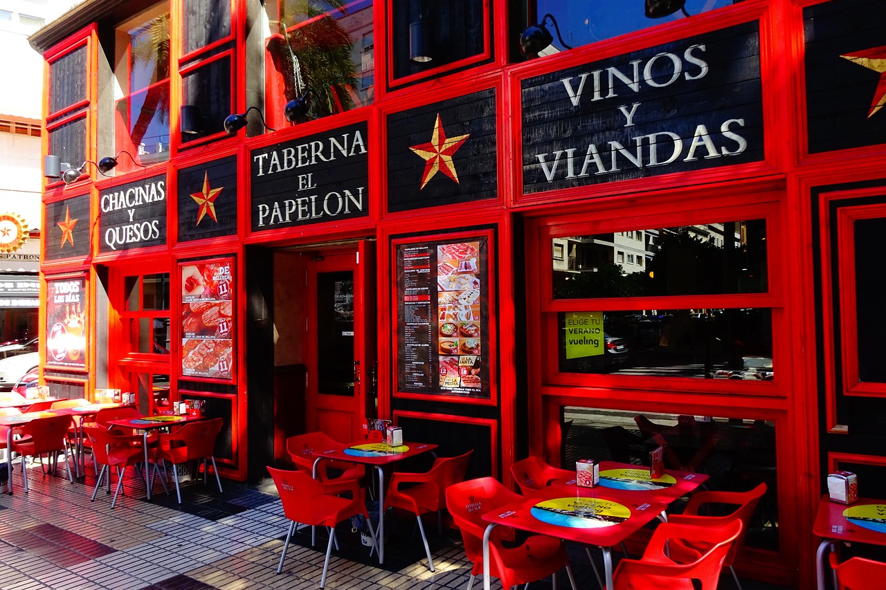 O ministra spaniola vrea inchiderea restaurantelor mai devreme