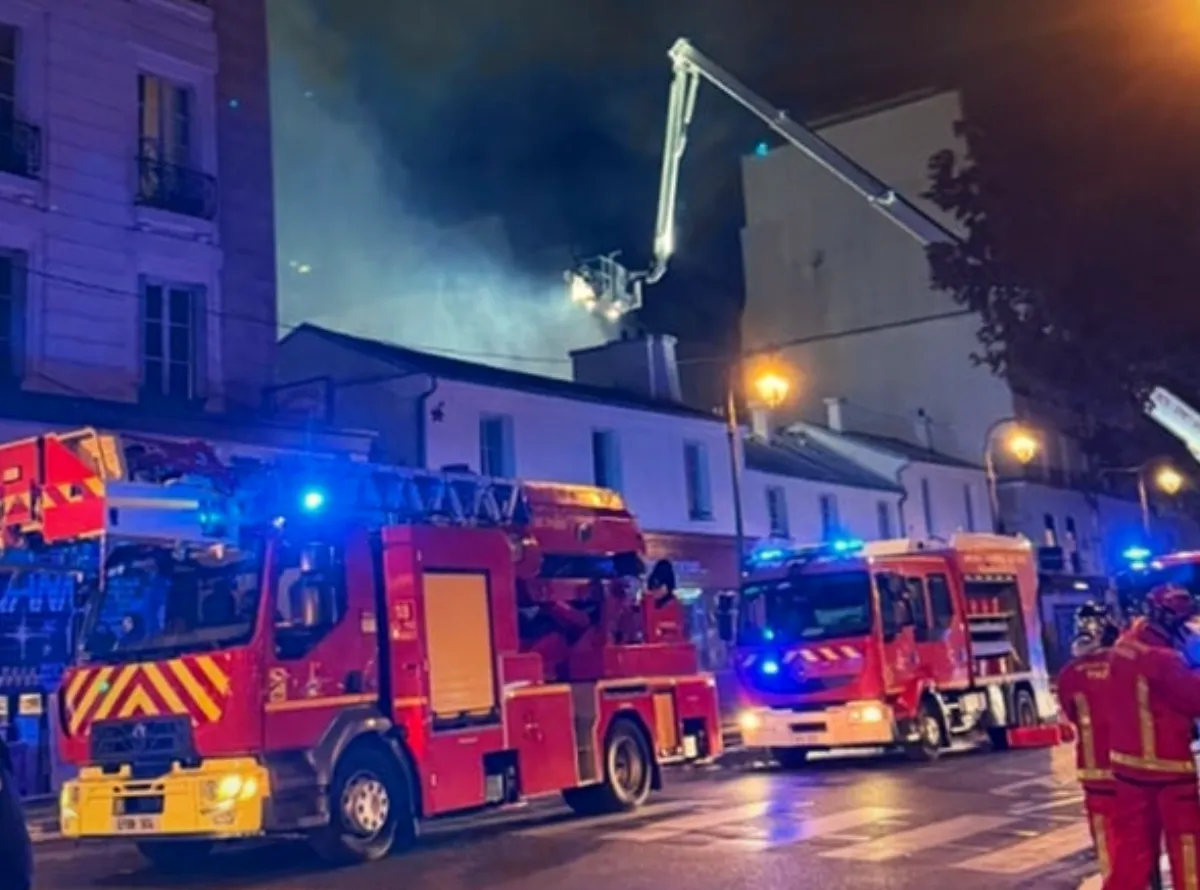 Incendiu în Arad: un bărbat găsit de pompieri în apartamentul cuprins de flăcări