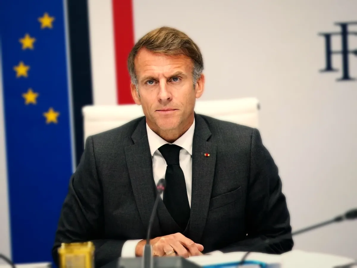 Macron anunță interzicerea manifestațiilor fără autoritate legitimă