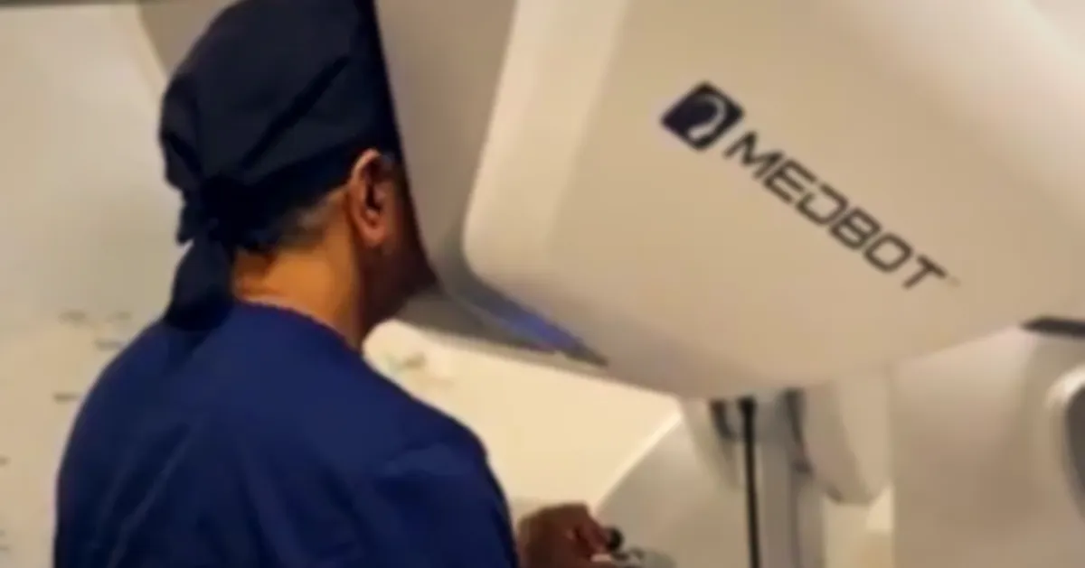 Operație robotică la distanță: un pas revoluționar în medicină