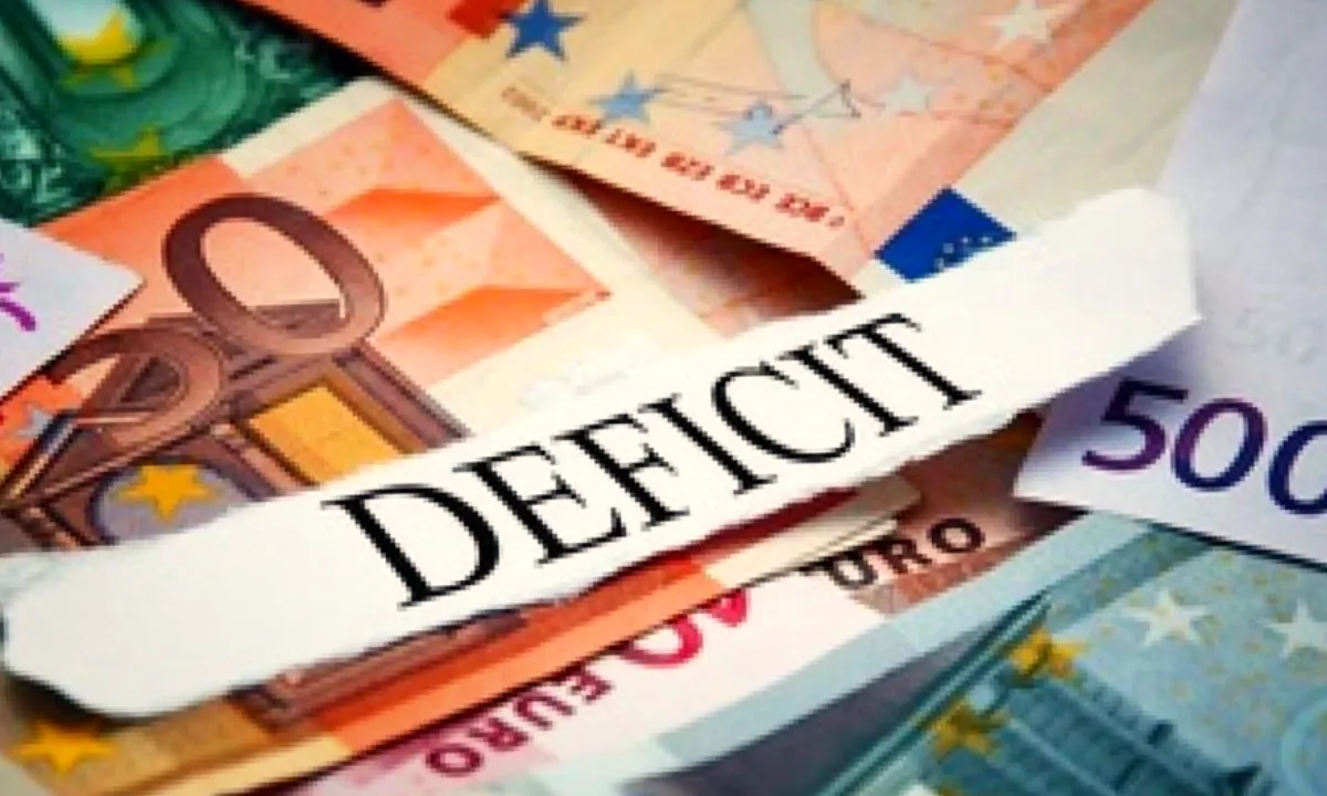 România încă are cel mai mare deficit bugetar din UE, dar scade rapid